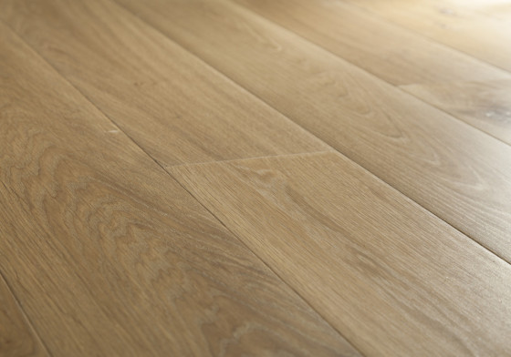 Iris Oak UV Oiled colour