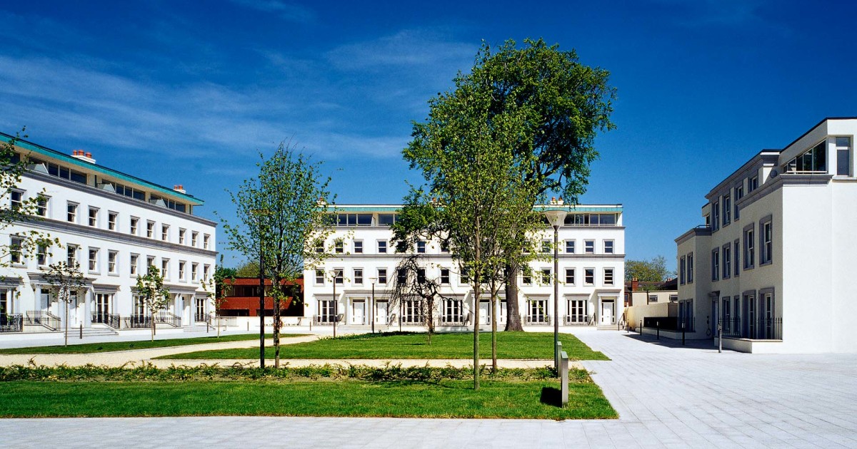 Bearfoot Edward Square